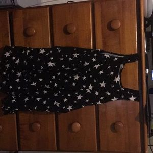 Beautiful dress casual or family dinners has white and black and has pockets